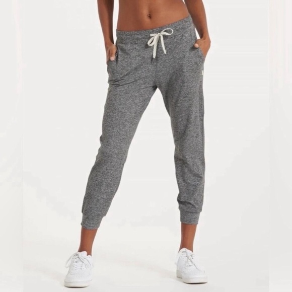 Vuori Performance DreamKnit Jogger
Pants in Heather Grey - Picture 3 of 12